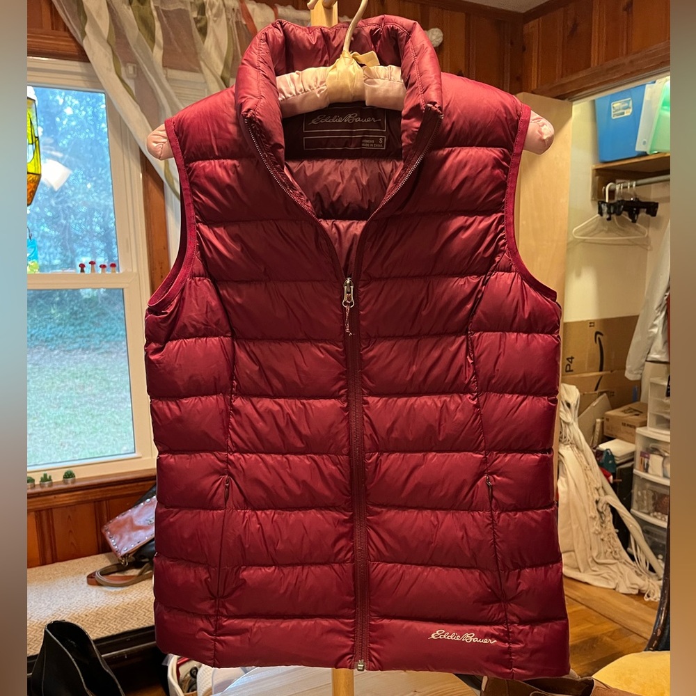 Eddie Bauer Women's Puffer Vest - Burgundy